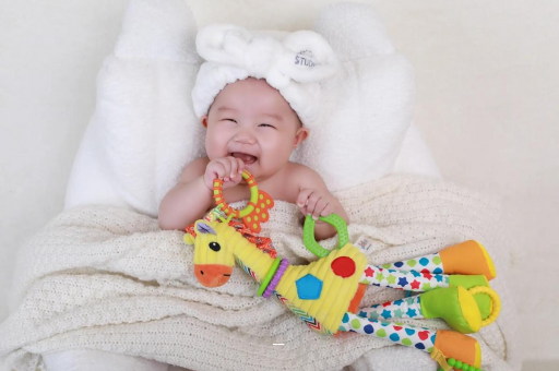 澄迈宝宝头上有白色的小点